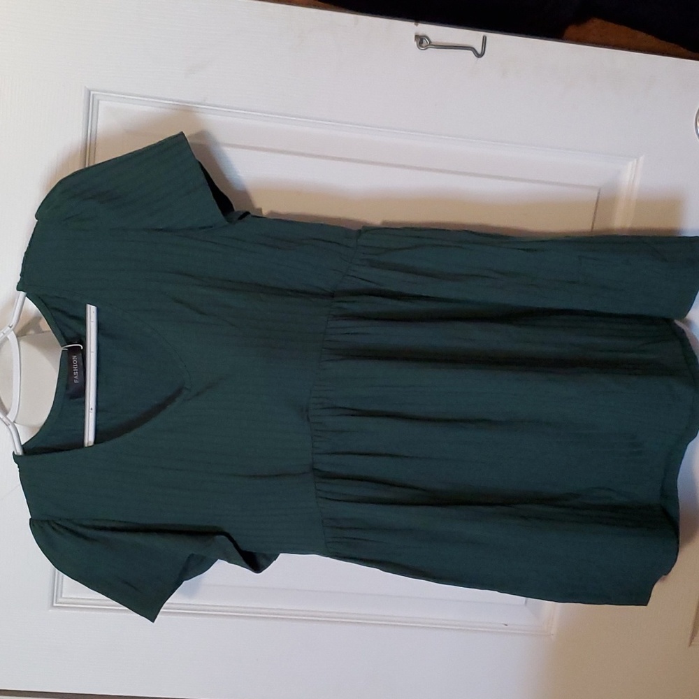 Womens green flowy top